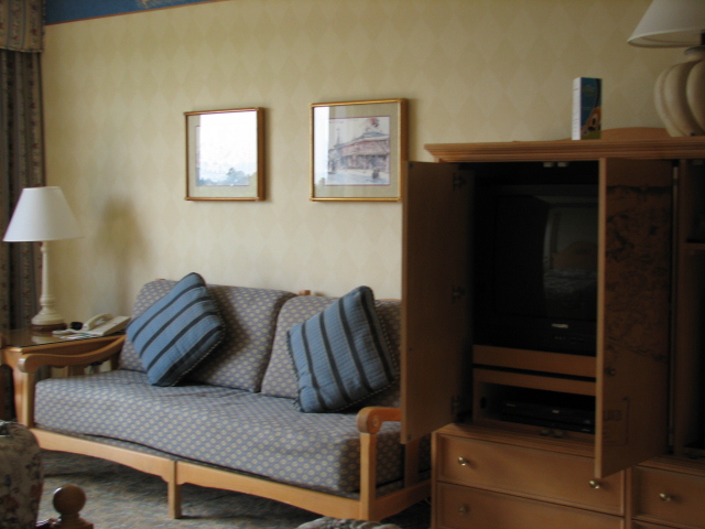 Room at the Disneyland Hotel - Sierra Tower