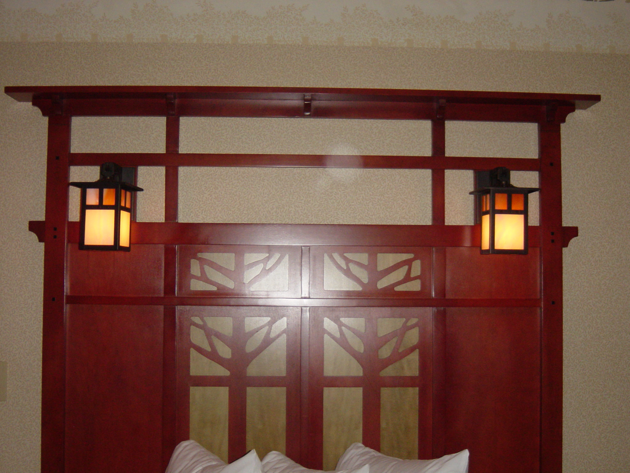 Room_6211_--_Headboard