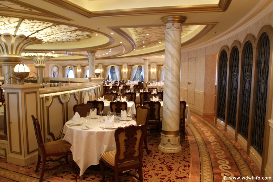 Surprise! You Might Have Tablemates at Dinner on Your Disney Cruise Line Vacation – DCL Fan