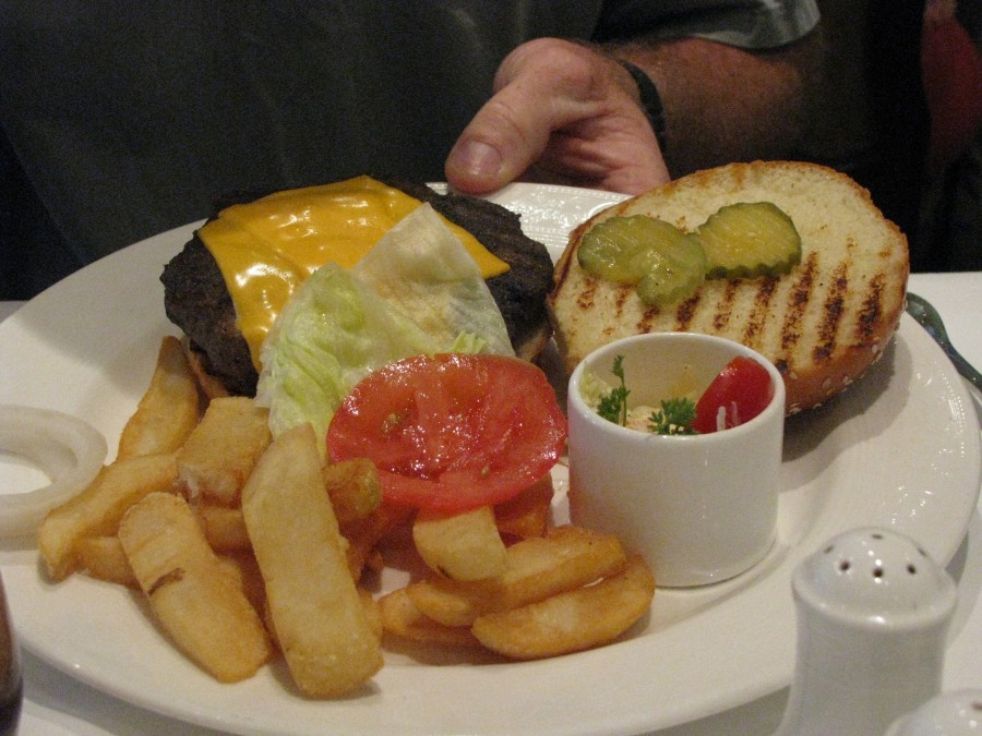 royal court lunch angus chuck burger