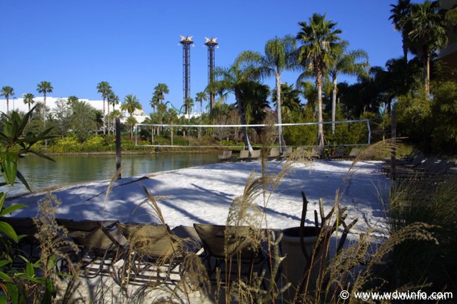 Royal_Pacific_-_06