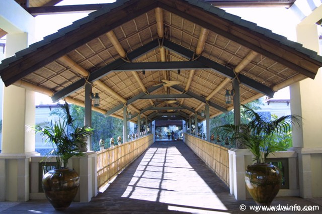 Royal_Pacific_-_21