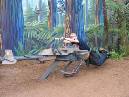 Ryno_falling_off_speeder