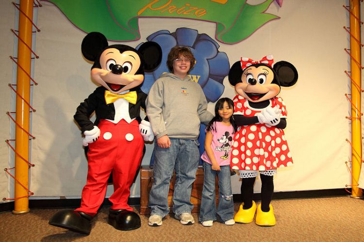 Sam_Lauren_Mickey_Minnie_resized