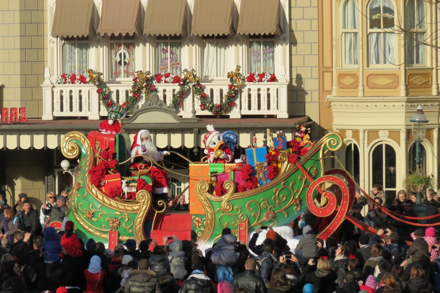 Santas parade 2013