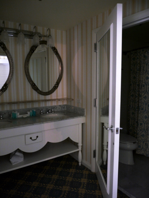 Second Bathroom Sonora Suite