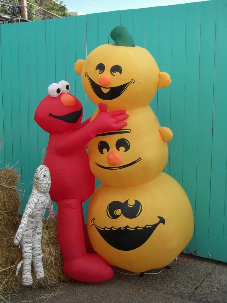Sesame Place - Halloween Blow-up (Elmo, Ernie & Bert)
