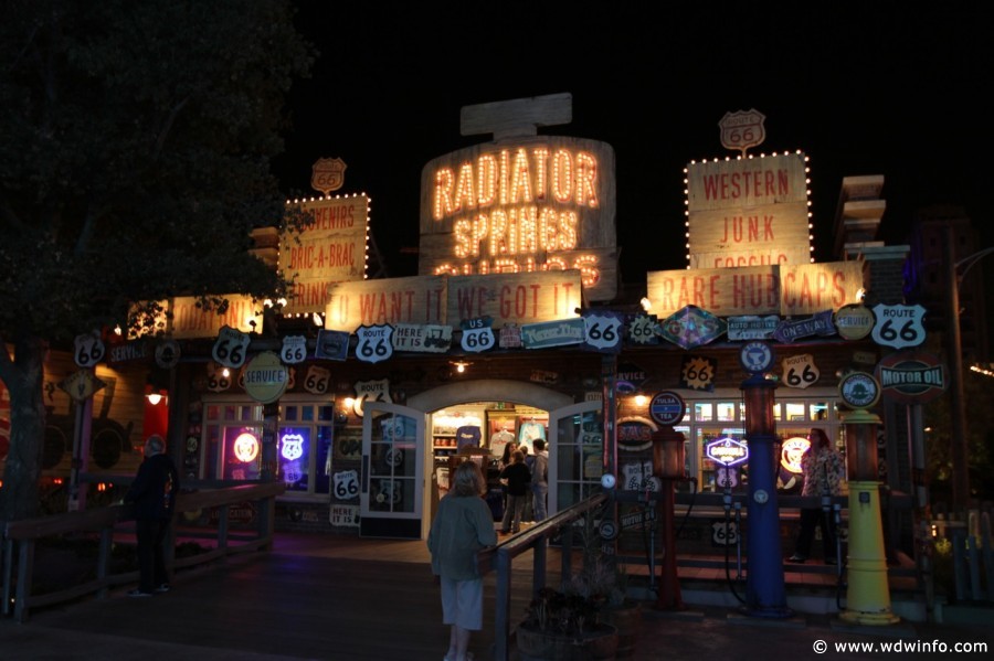 Shops-Cars-Land-003