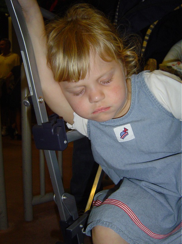 Sleeping Linnea2 - 11/2004
