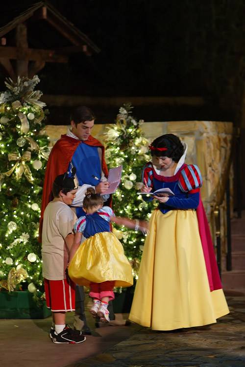 Snow White - Christmastime