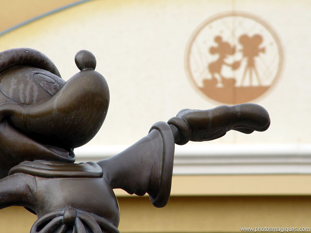 Sorcerer Mickey statue on Frontlot