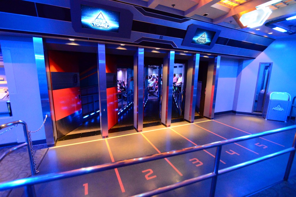 Star-Tours-01