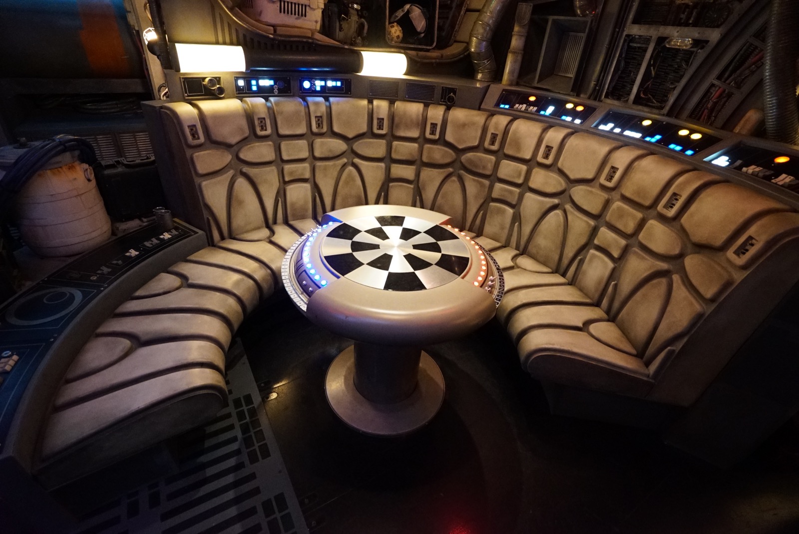 Star Wars Galaxy's Edge 008.jpg