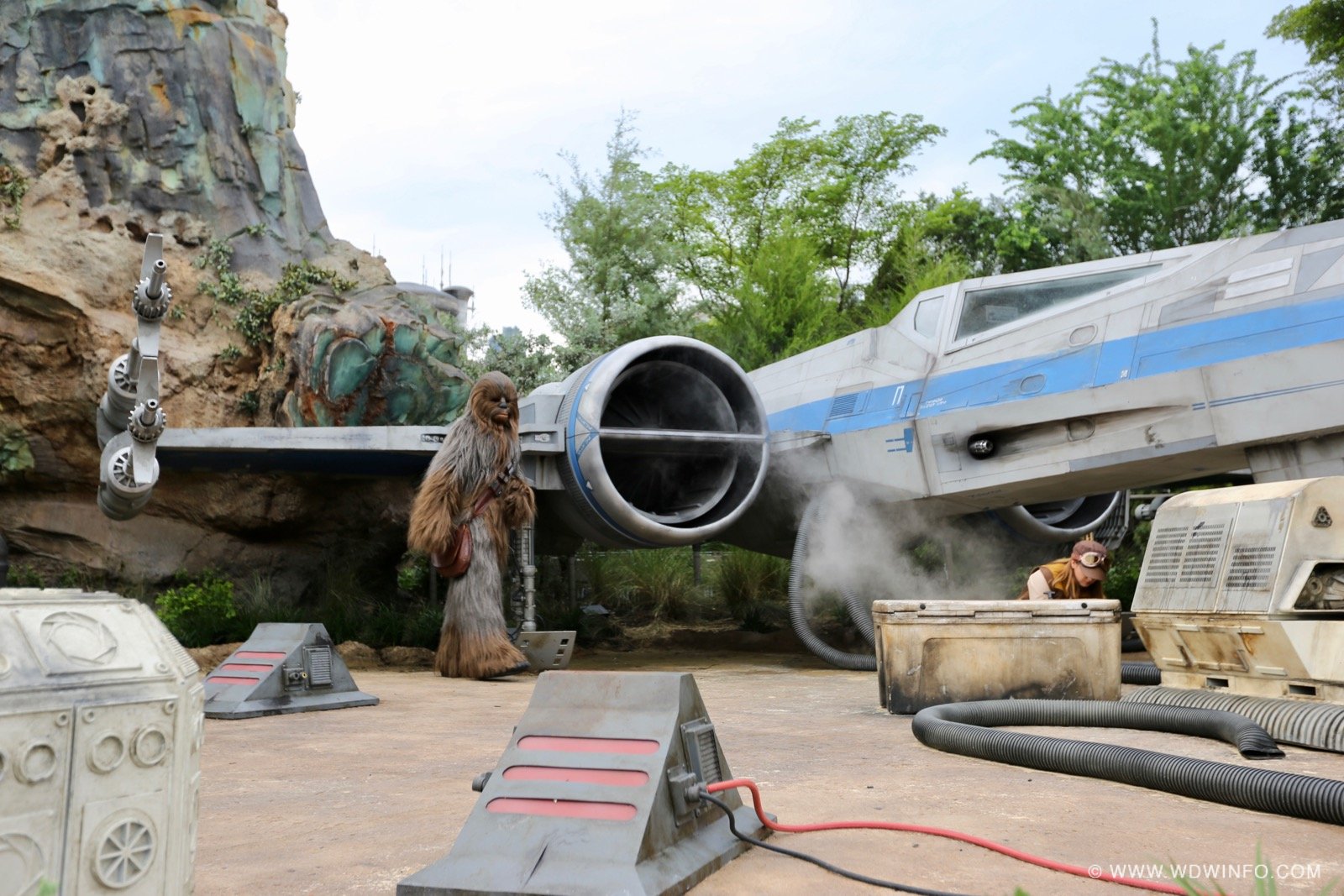 Star-Wars-Galaxys-Edge-100.jpg