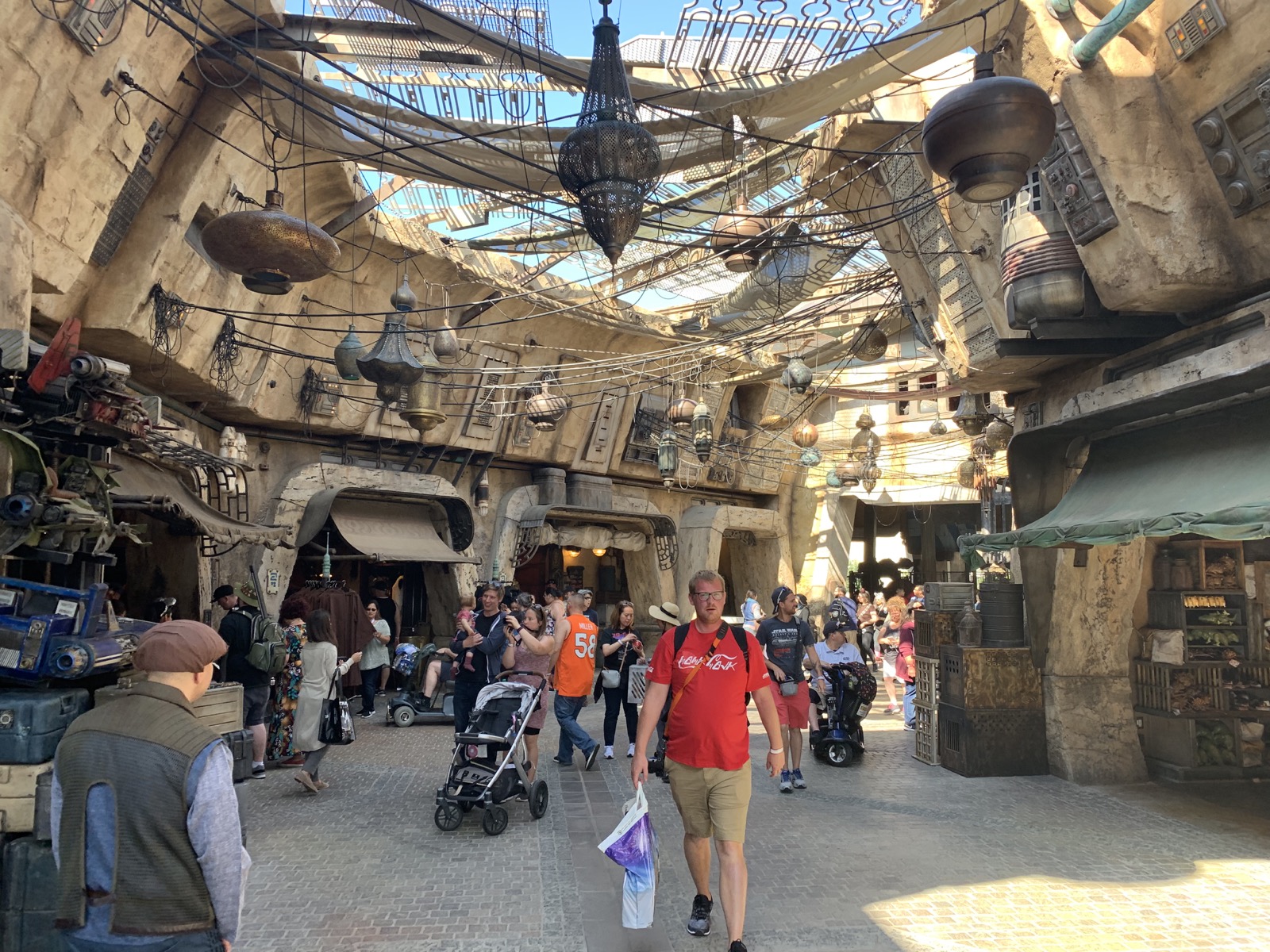 Star Wars Galaxy's Edge 101.jpg