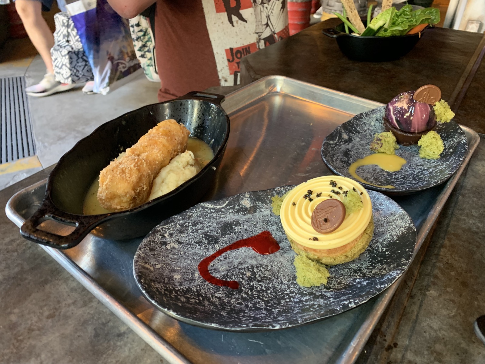 Star Wars Galaxy's Edge 112.jpg