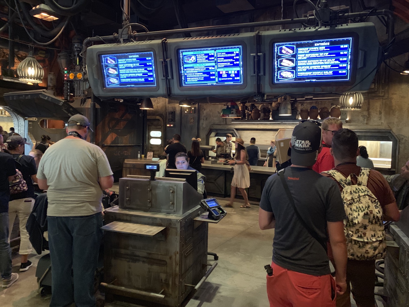 Star Wars Galaxy's Edge 114.jpg