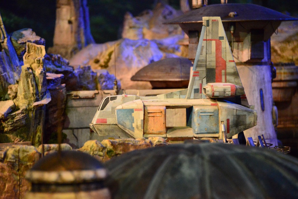 Star-Wars-Land-Model-01