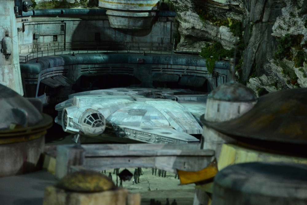 Star-Wars-Land-Model-02