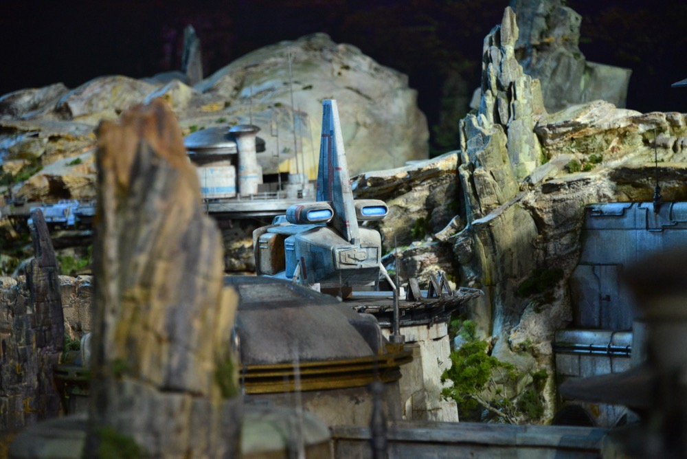 Star-Wars-Land-Model-05