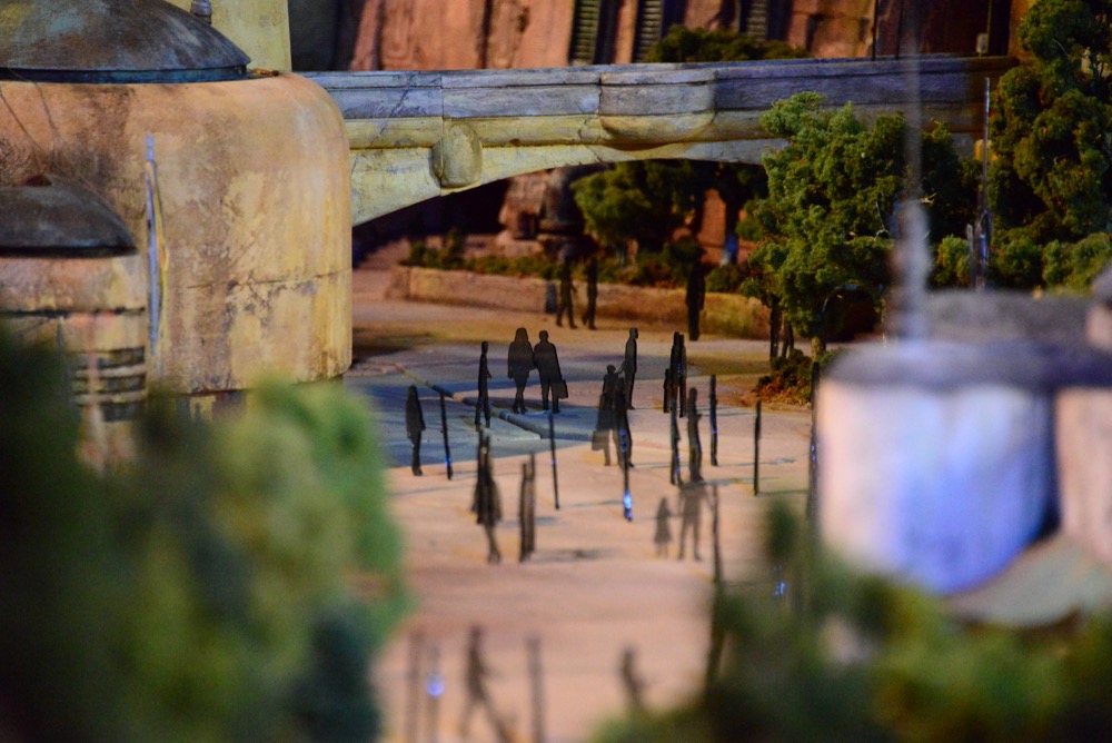 Star-Wars-Land-Model-13