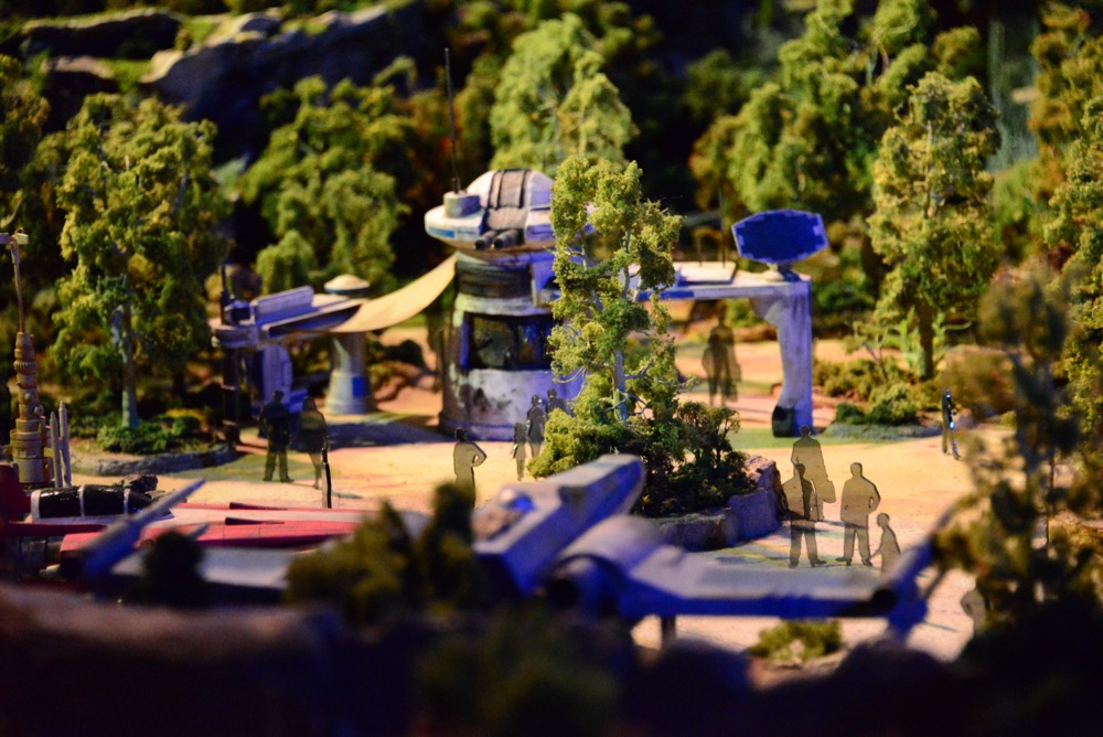 Star-Wars-Land-Model-21