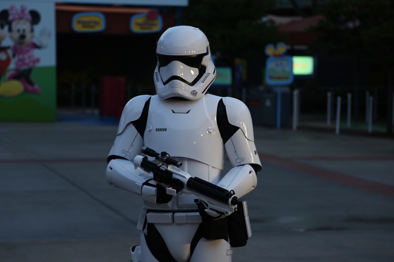 Star-Wars-Launch-Bay-01