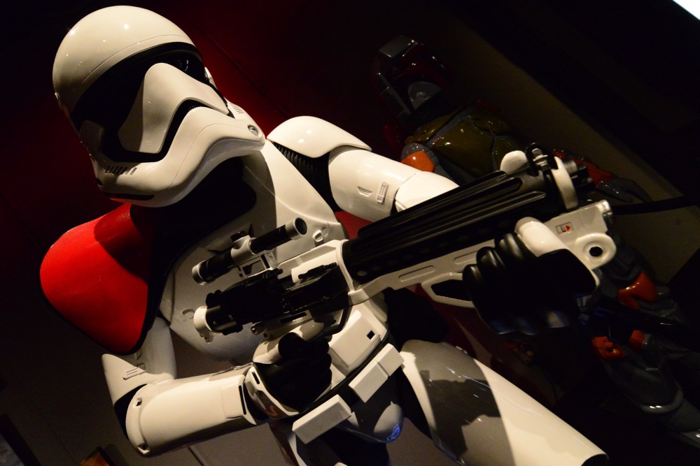 Star-Wars-Launch-Bay-06
