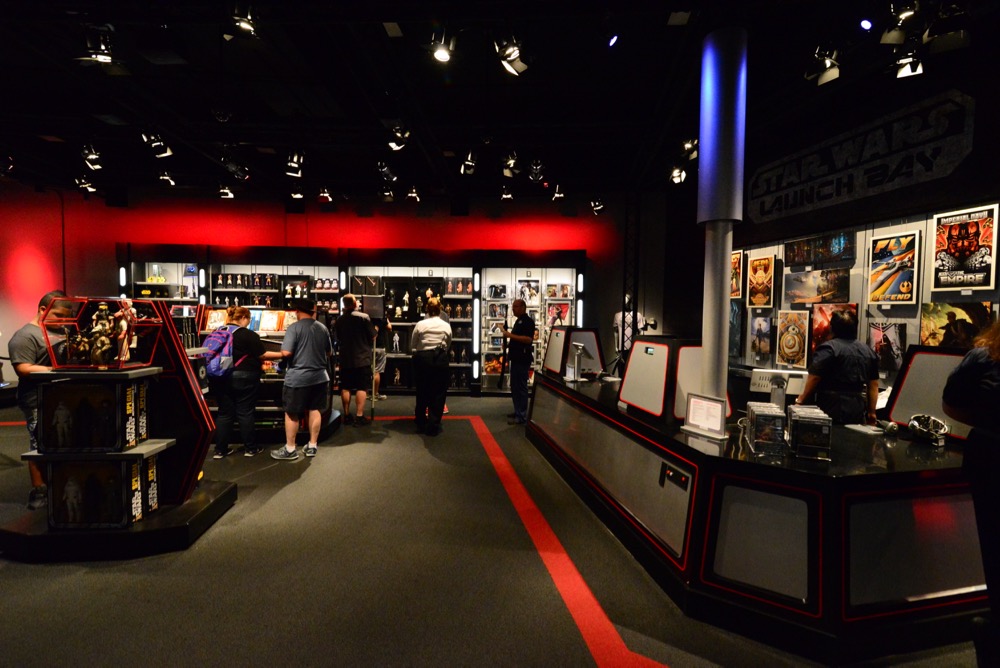 Star-Wars-Launch-Bay-15