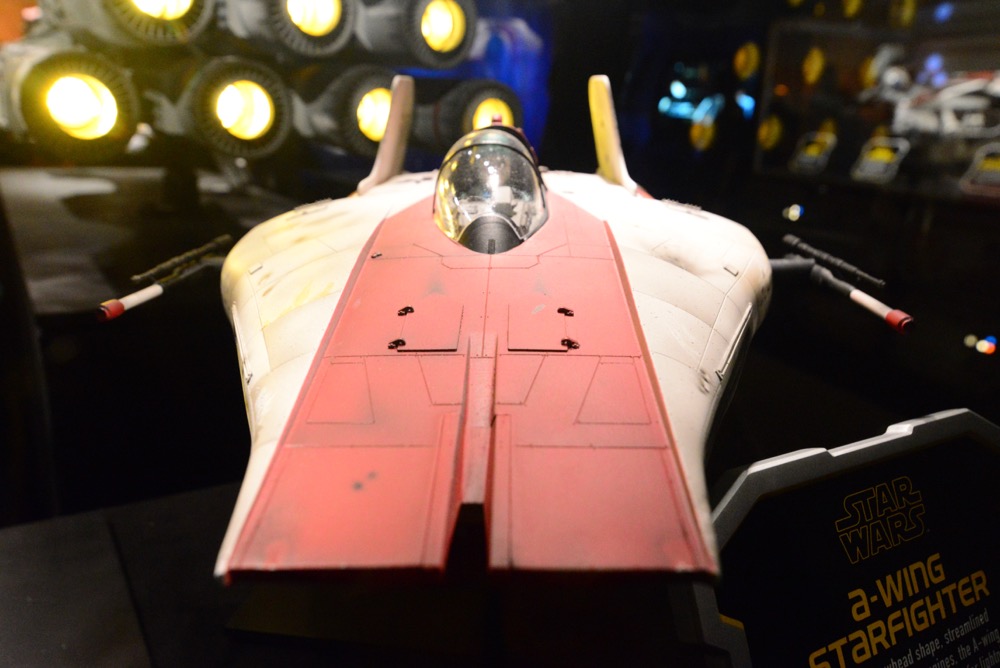 Star-Wars-Launch-Bay-32