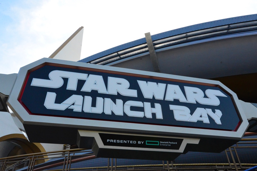 Star-Wars-Launch-Bay-49