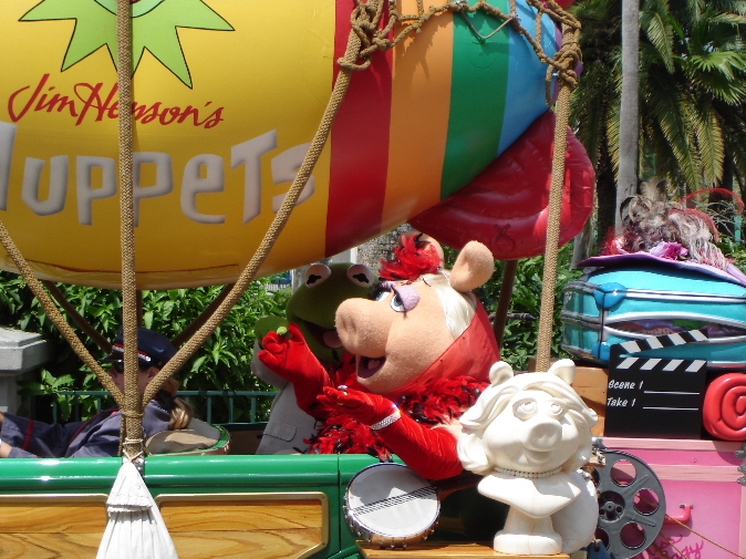 Stars and Motor Cars Parade - Kermit & Miss Piggy