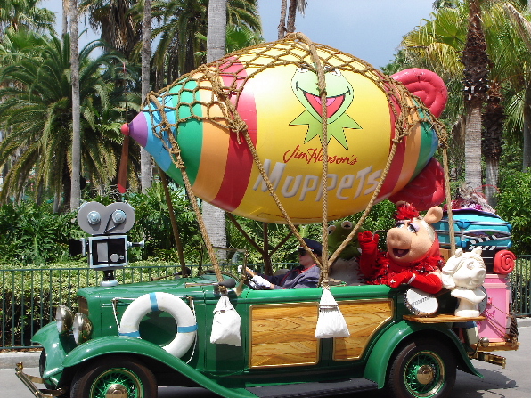 Stars and Motor Cars Parade - Muppets
