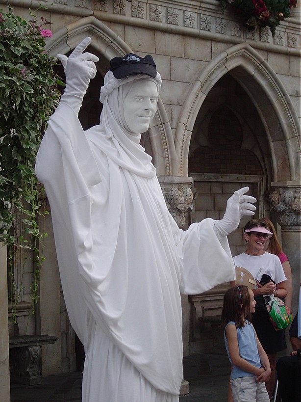 Statue2 - 11/2004