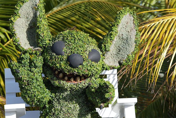 Stitch topiary