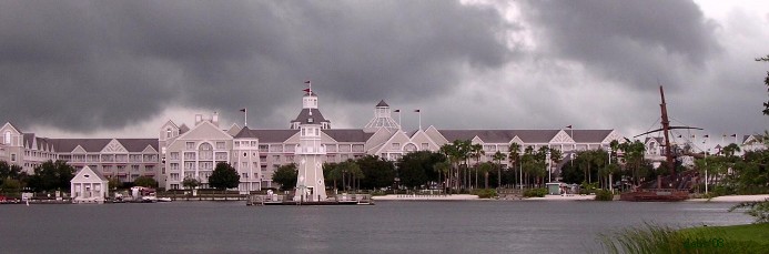 Storm along the bay