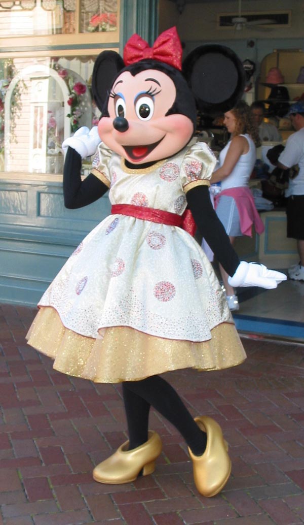 Strike_a_Pose_Minnie
