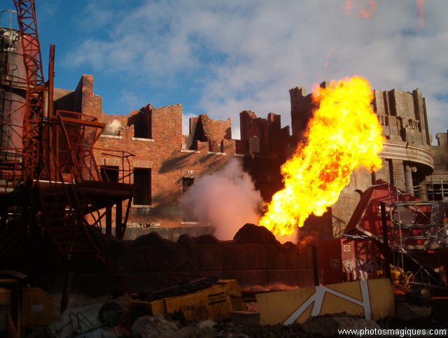 Studio Tram Tour: Reign of Fire set