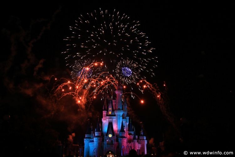 Summer-Nightastic-fireworks-01