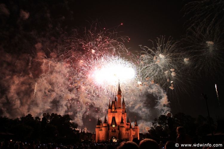 Summer-Nightastic-fireworks-46