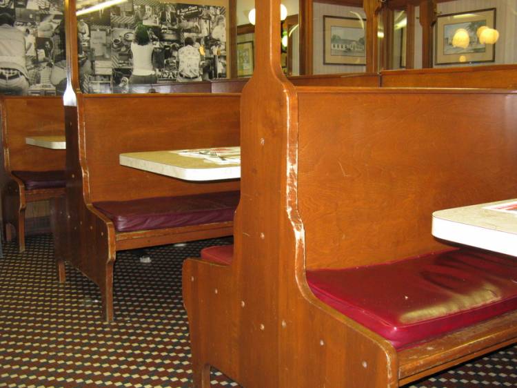 Tastee Diner - Booths