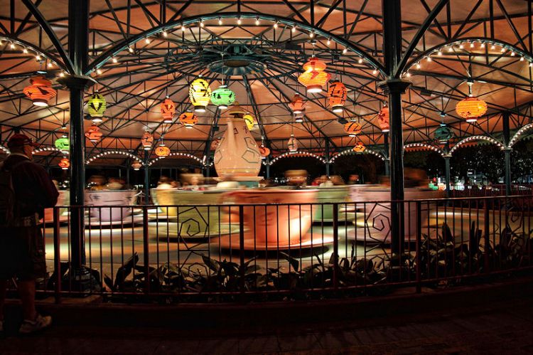 Teacups_at_Night_resized