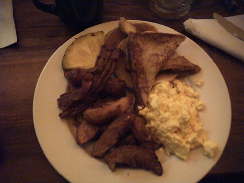 The_Big_Kahuna_Breakfast_at_Kona_Cafesmall12-24-04