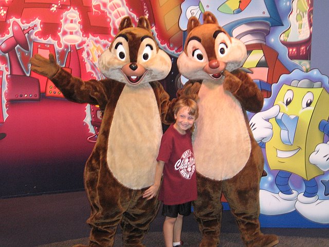 The_new_Chip_and_Dale_dancers