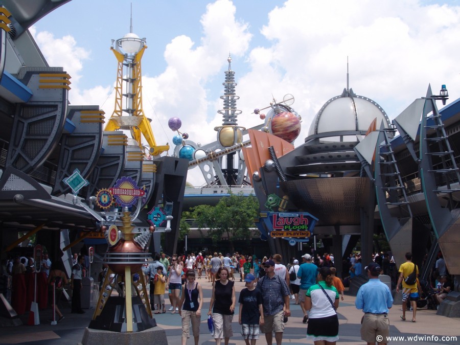 Tomorrowland-21