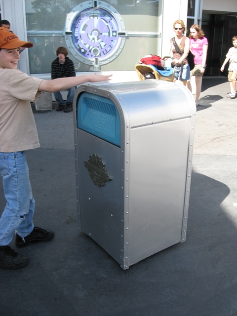 Tomorrowland - Push the Trashcan