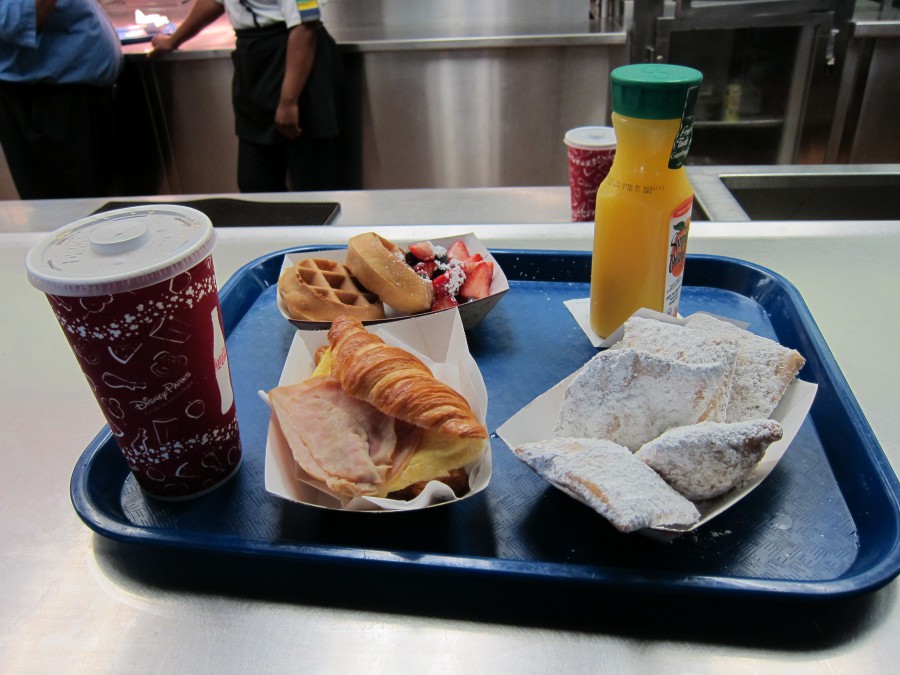 Tomorrowland Terrace Breakfast