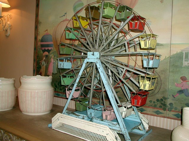 Toy ferris wheel