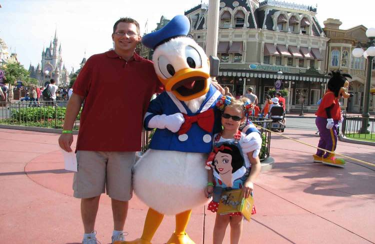 Travis & Kaylyn Wagner w/ Donald Duck