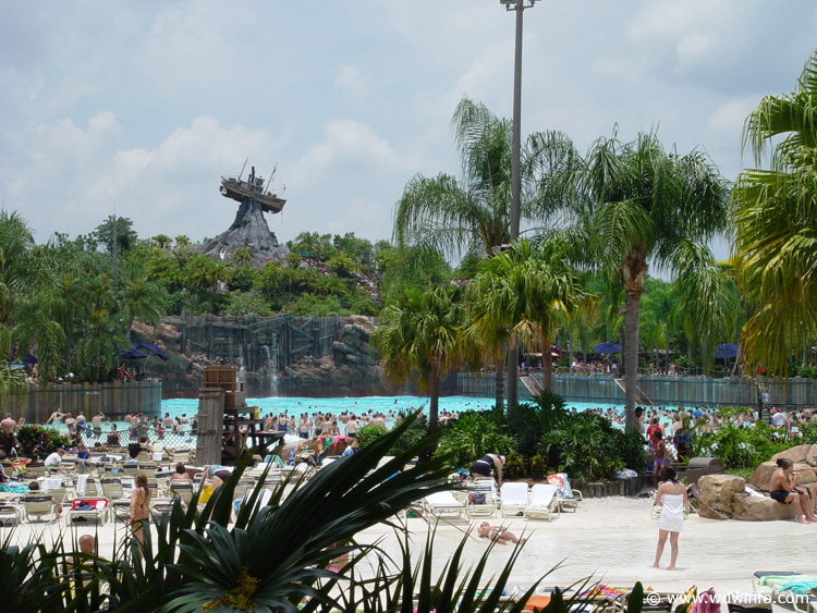 Typhoon-Lagoon-04